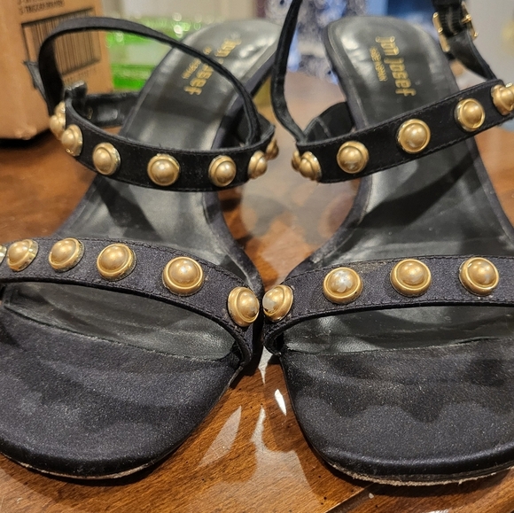 JON JOSEF CARSON Black & Faux Pearl Kitten Heels Size 9 - Picture 6 of 9